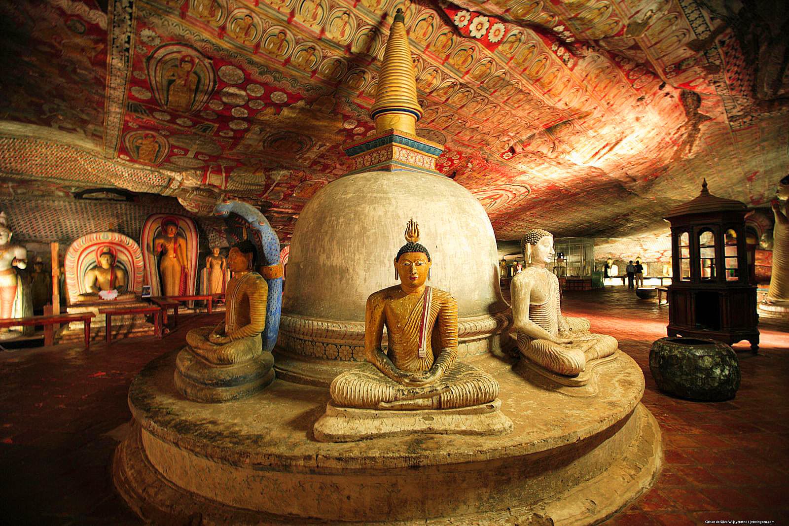 Golden Buddha statues inside the Dambulla cave temple
