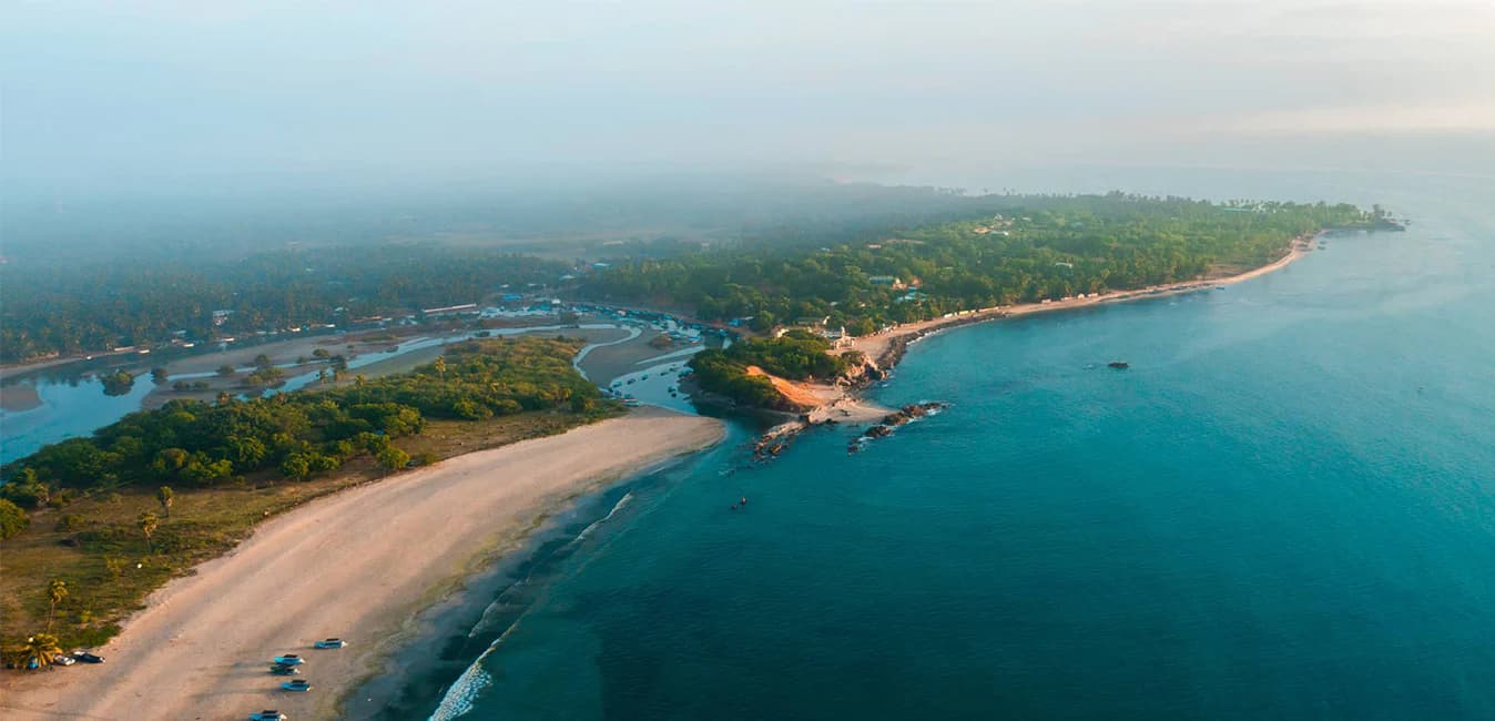 The calm turquoise bay at Trincomalee